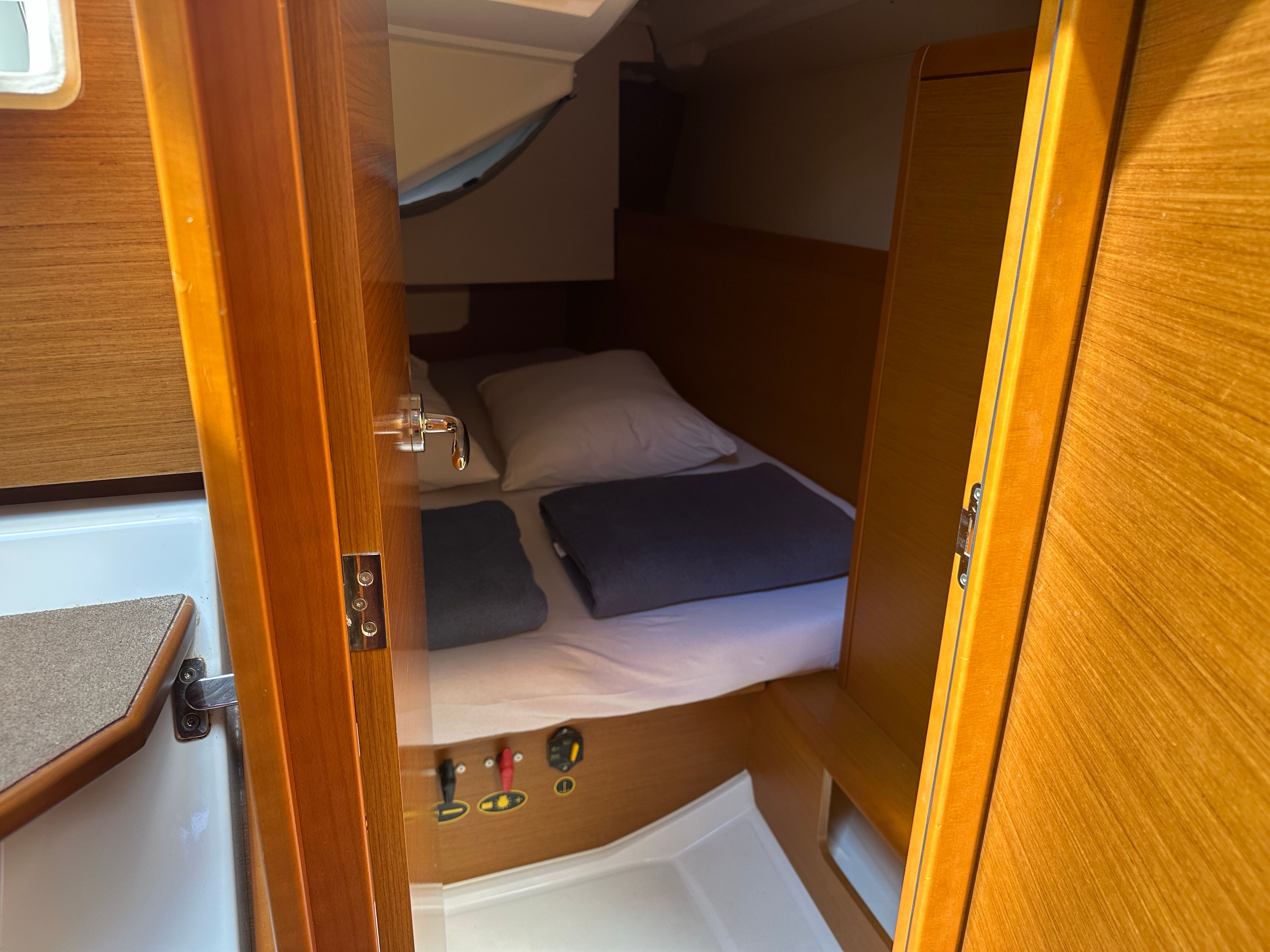 Jeanneau Sun Odyssey 349 | Bravo Kiss