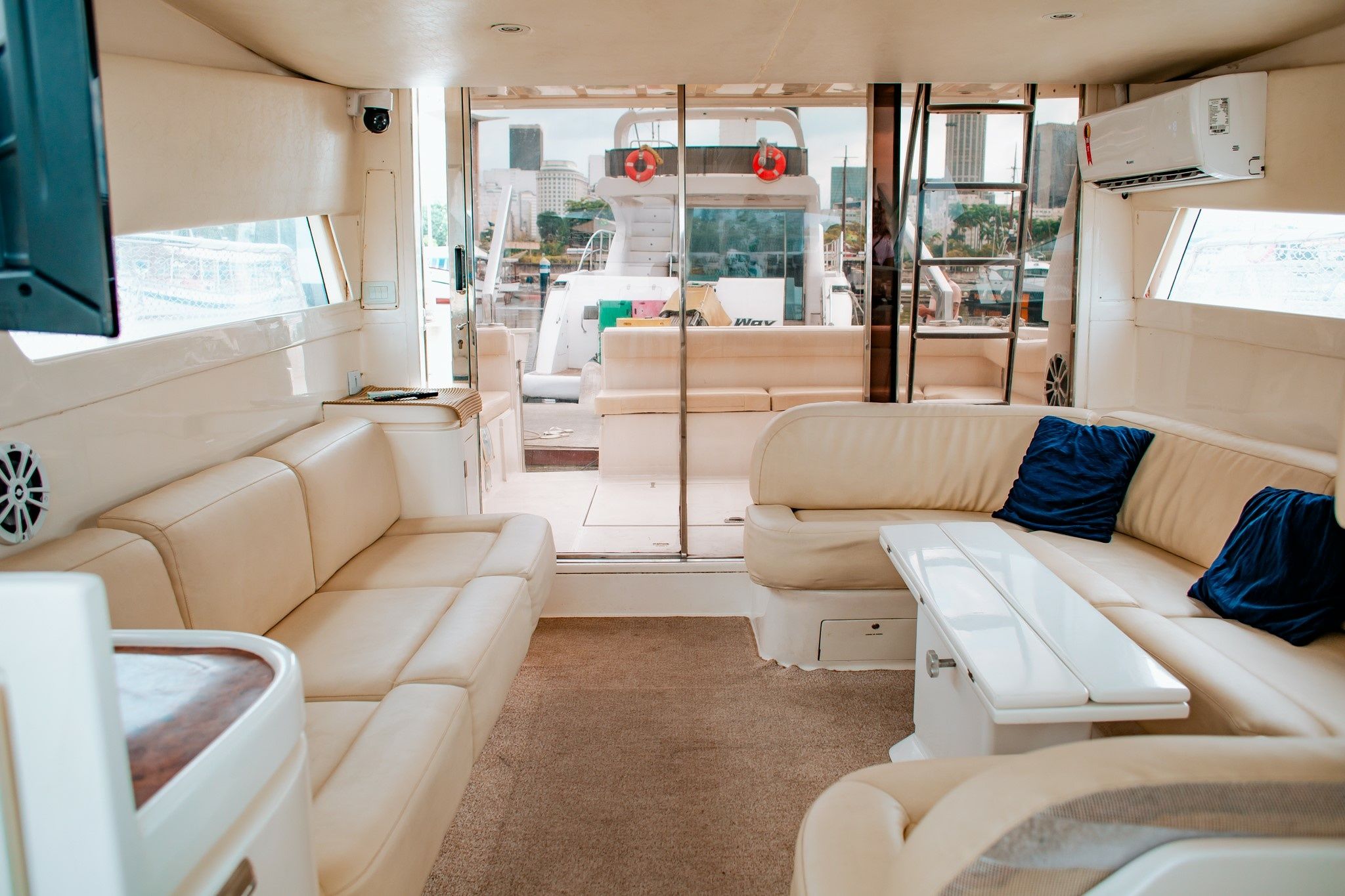 Intermarine 440 | Vetor Vegas 5