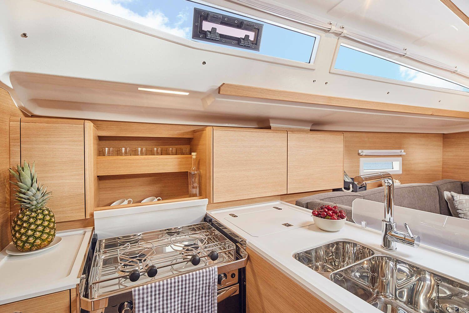 Elan E4 | Lirain Tres