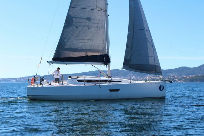 Elan E4 | Lirain Tres