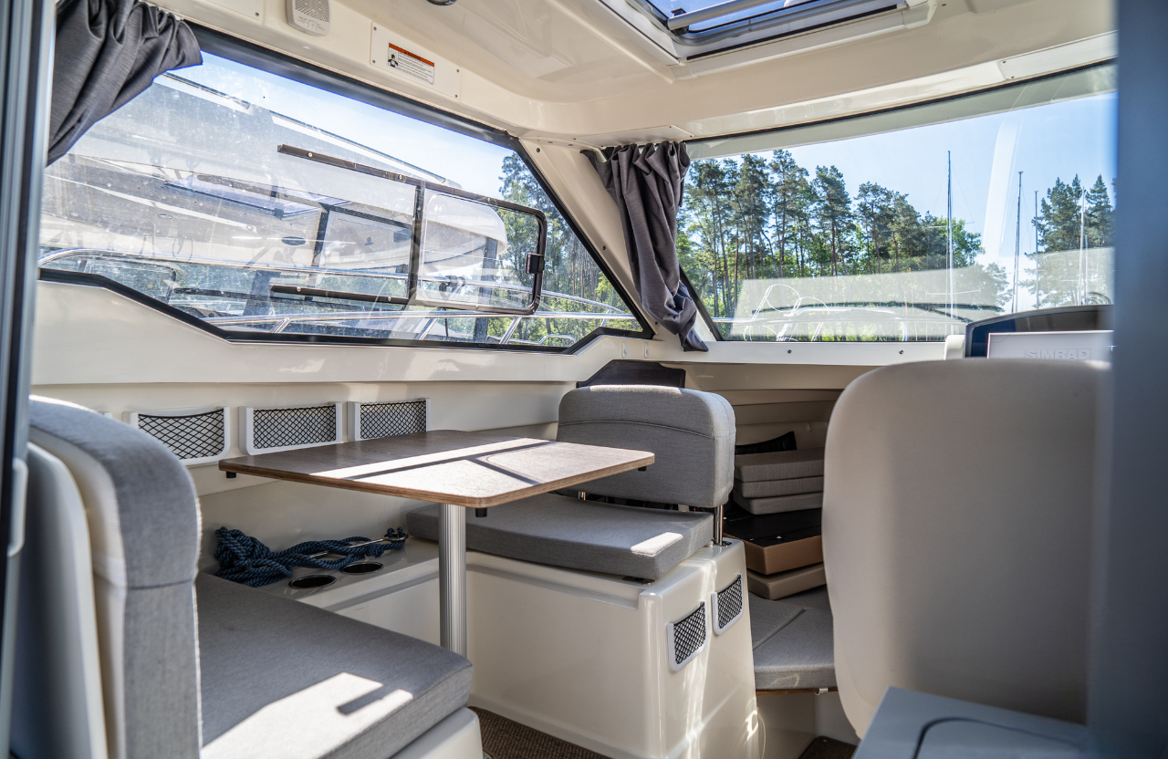 Quicksilver 675 | Zefirek