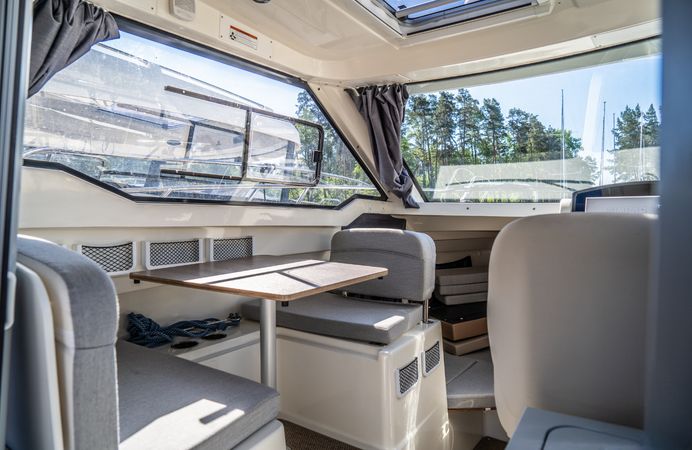 Quicksilver 675 | Zefirek