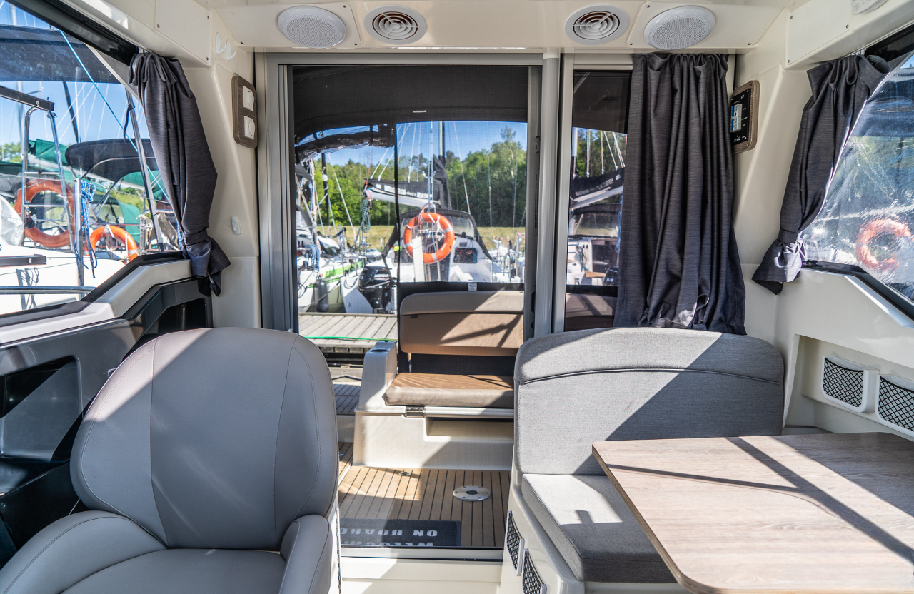 Quicksilver 675 | Zefirek