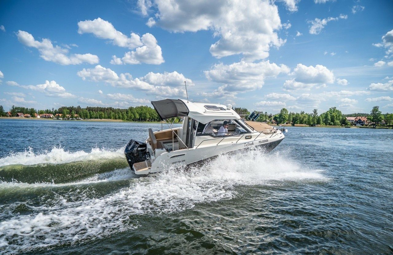 Quicksilver 675 | Zefirek