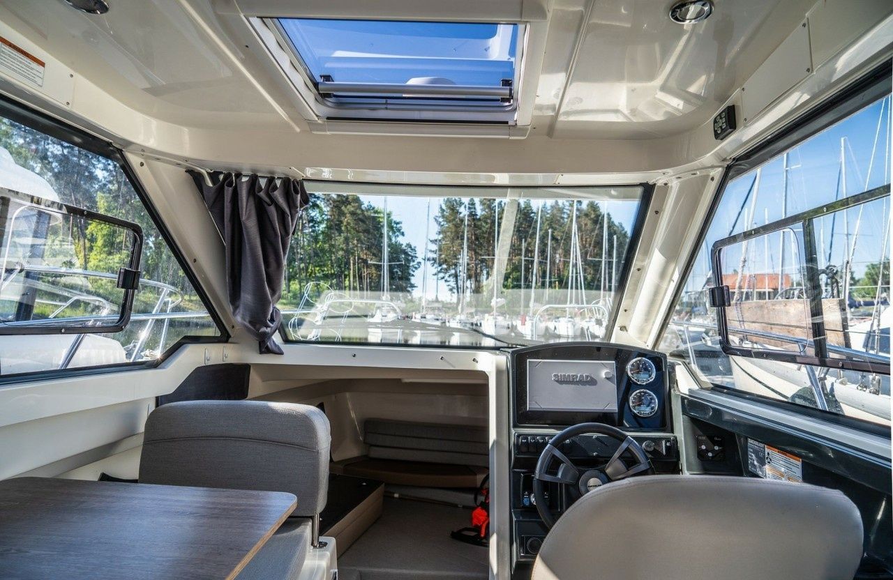 Quicksilver 675 | Zefirek