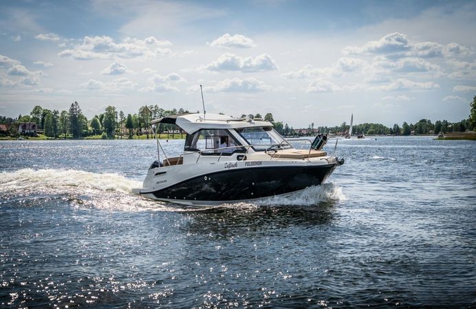 Quicksilver 675 | Zefirek