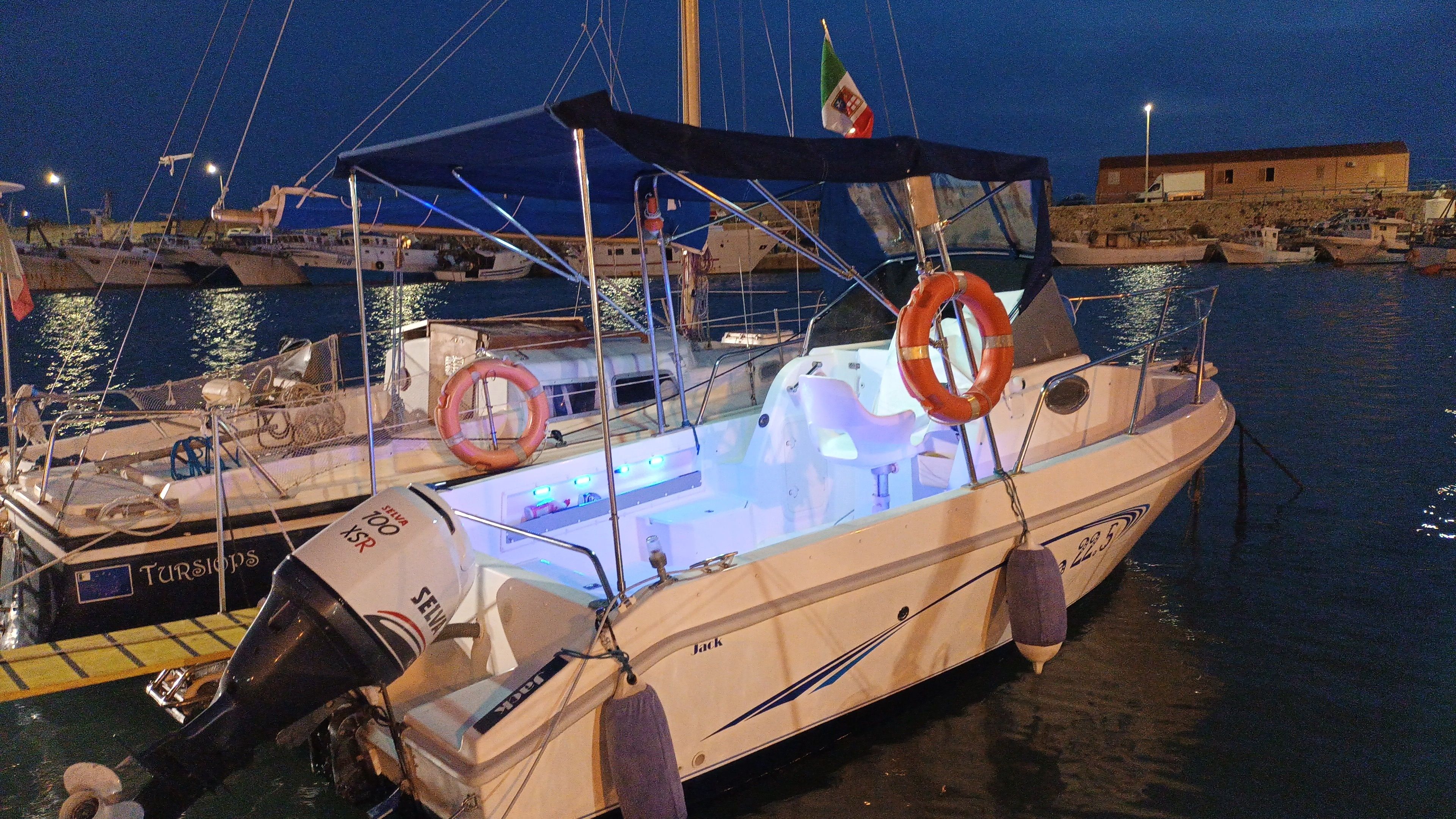 Astra Walkaround 22.5 | 00