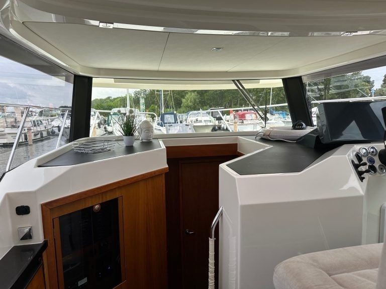 Delphia Escape 1150V | Sascia