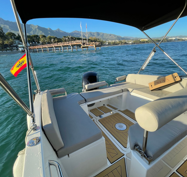 Nuva Yachts M6 | Nuvanus