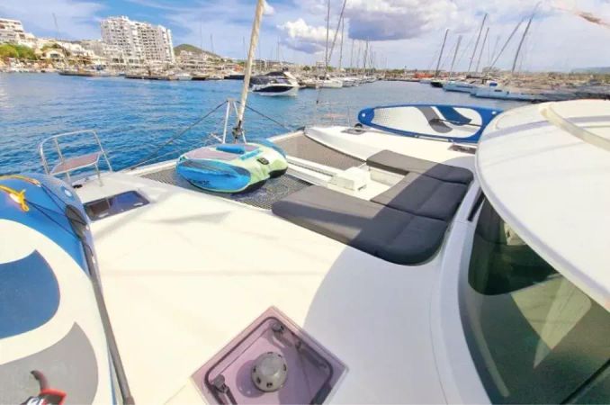 Lagoon 46 | Blue Regeneration