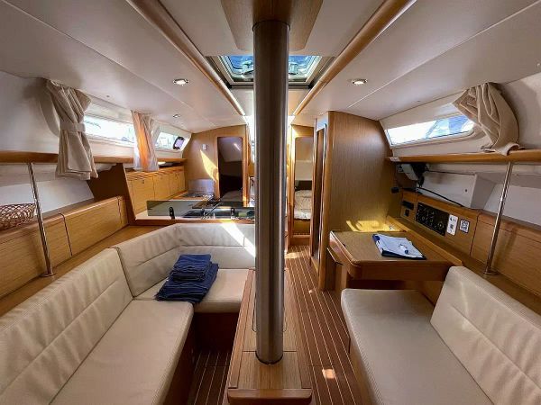 Jeanneau Sun Odyssey 36i | Mala