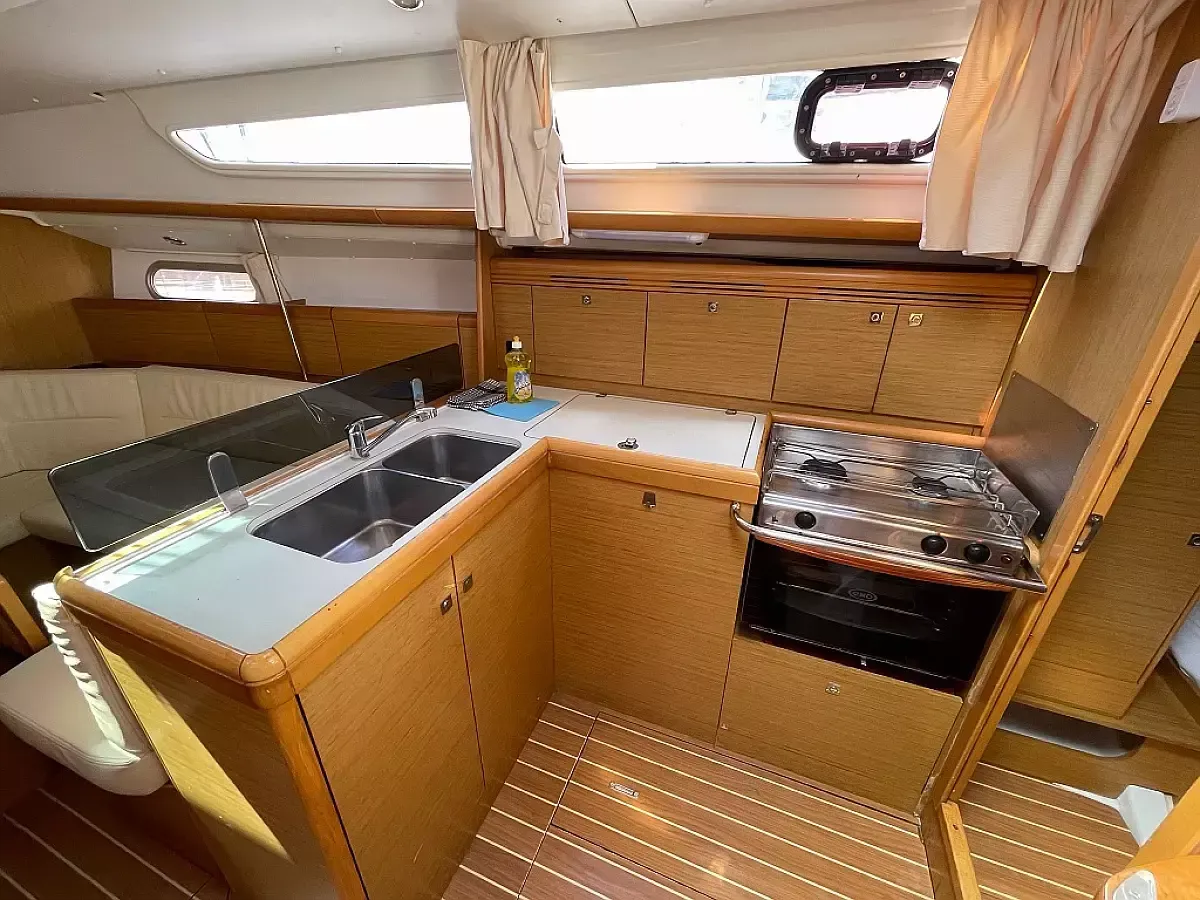 Jeanneau Sun Odyssey 36i | Mala