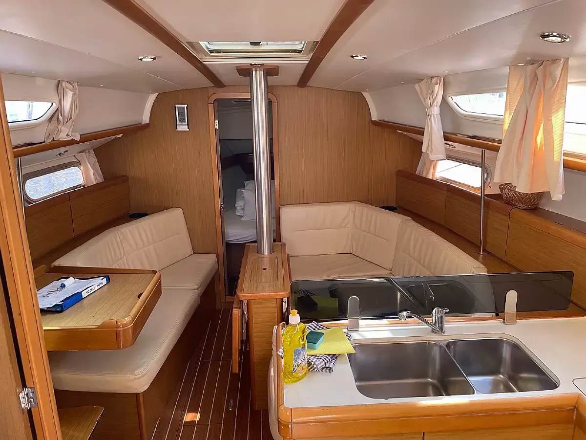 Jeanneau Sun Odyssey 36i | Mala