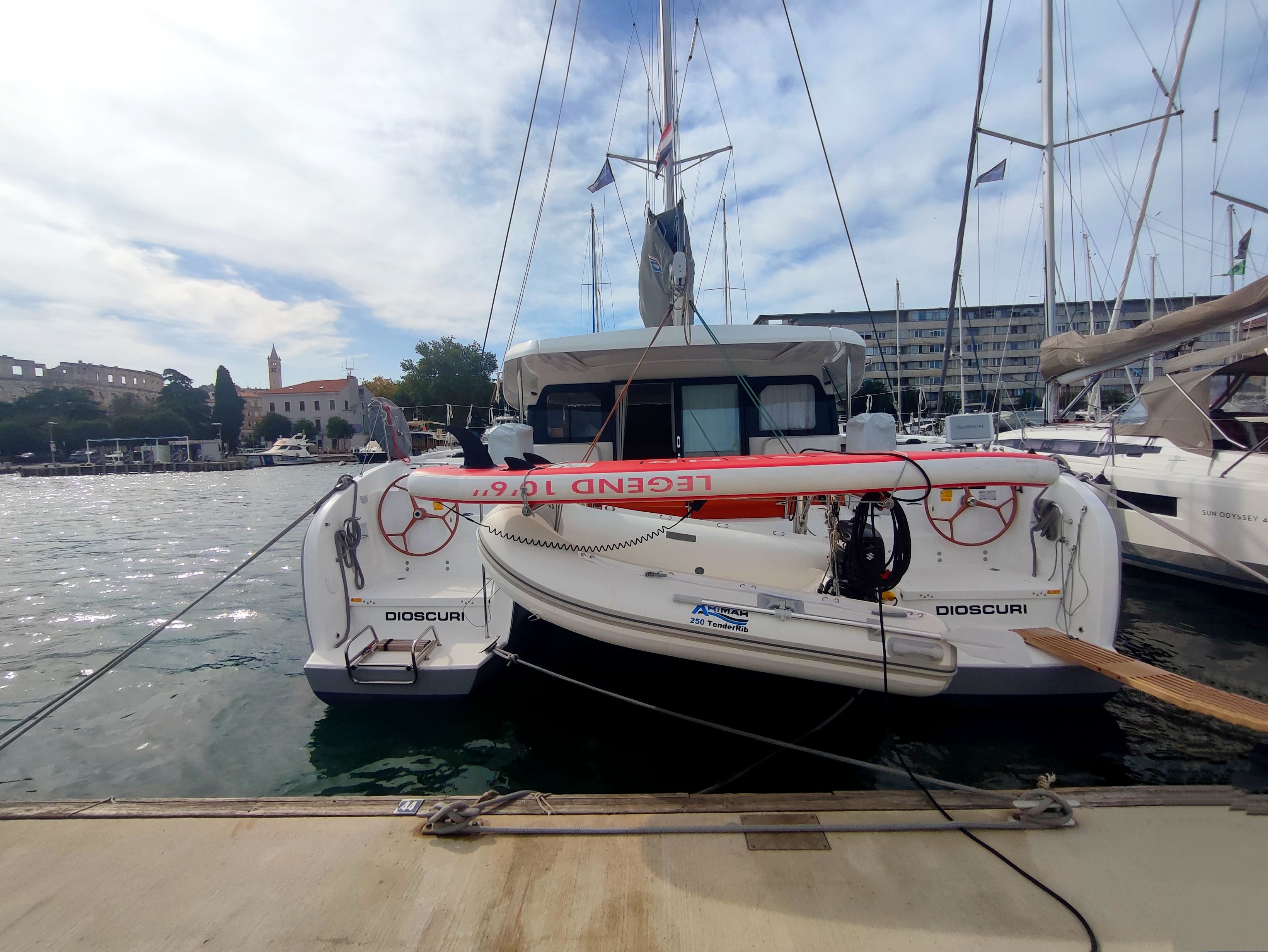 Excess 11 | Dioscuri