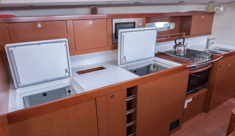 Beneteau Oceanis 50 Family | Vanessa M