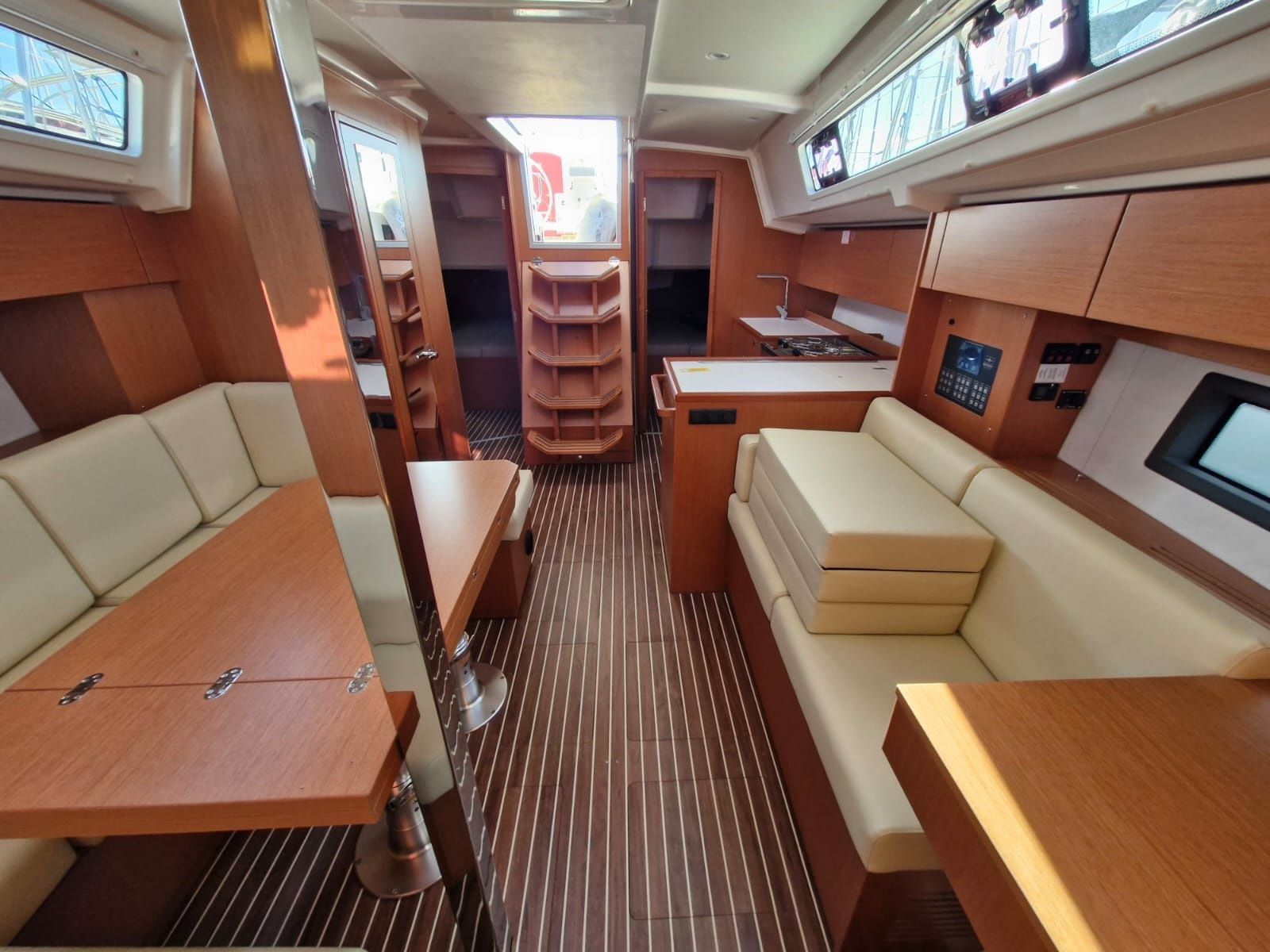 Bavaria C38 | Williams