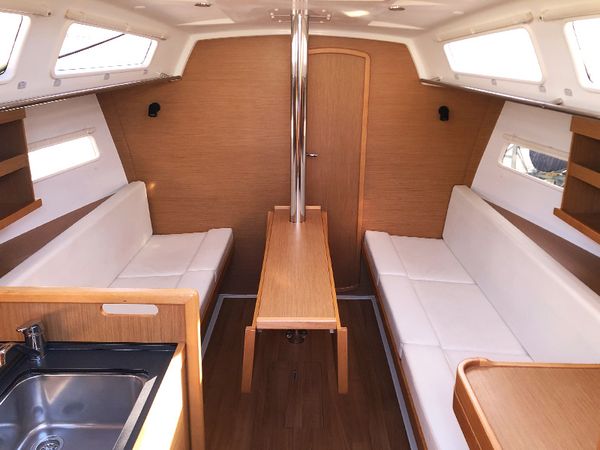 Jeanneau Sun Odyssey 319 | Lily