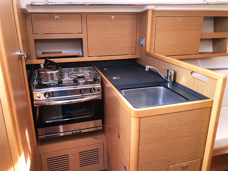 Jeanneau Sun Odyssey 319 | Lily