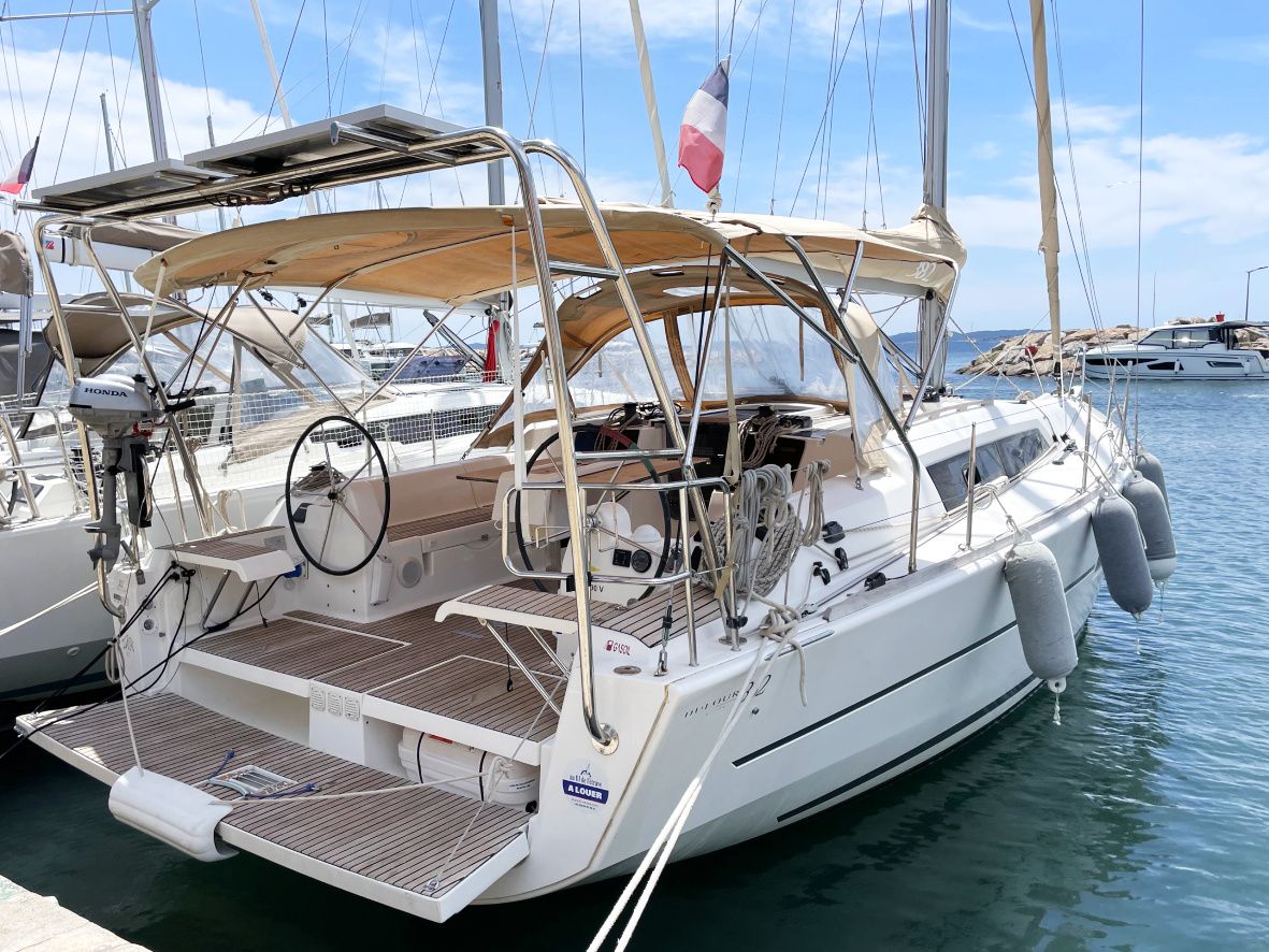 Dufour 382 | Tara