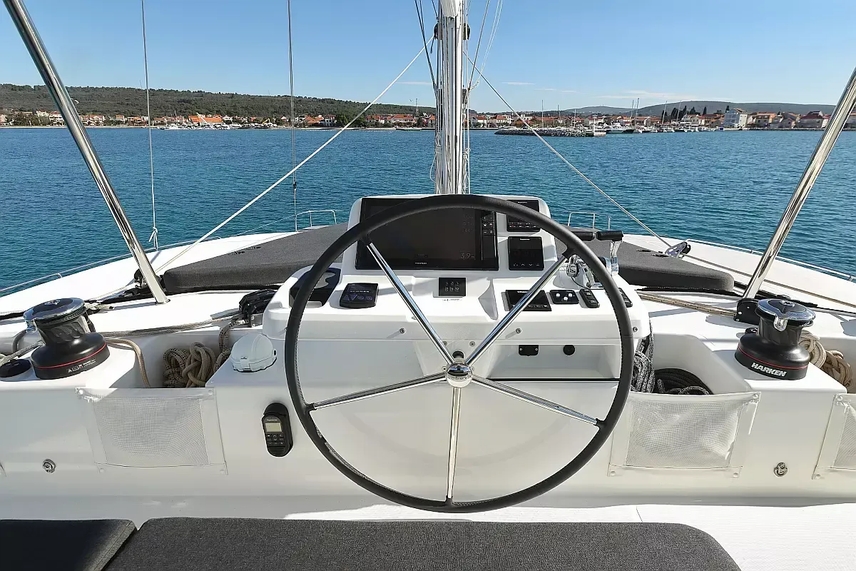 Lagoon 51 | Disonesto