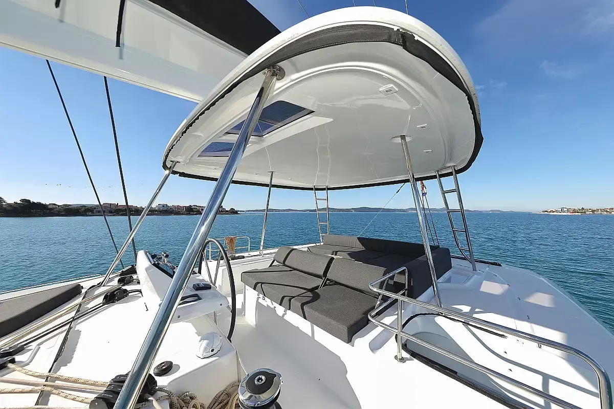 Lagoon 51 | Disonesto