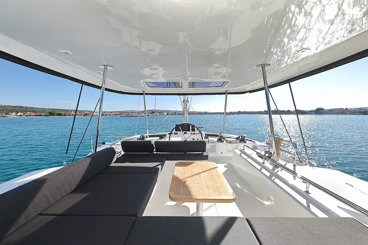 Lagoon 51 | Disonesto