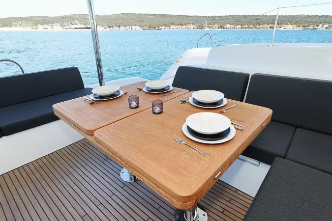 Lagoon 51 | Disonesto