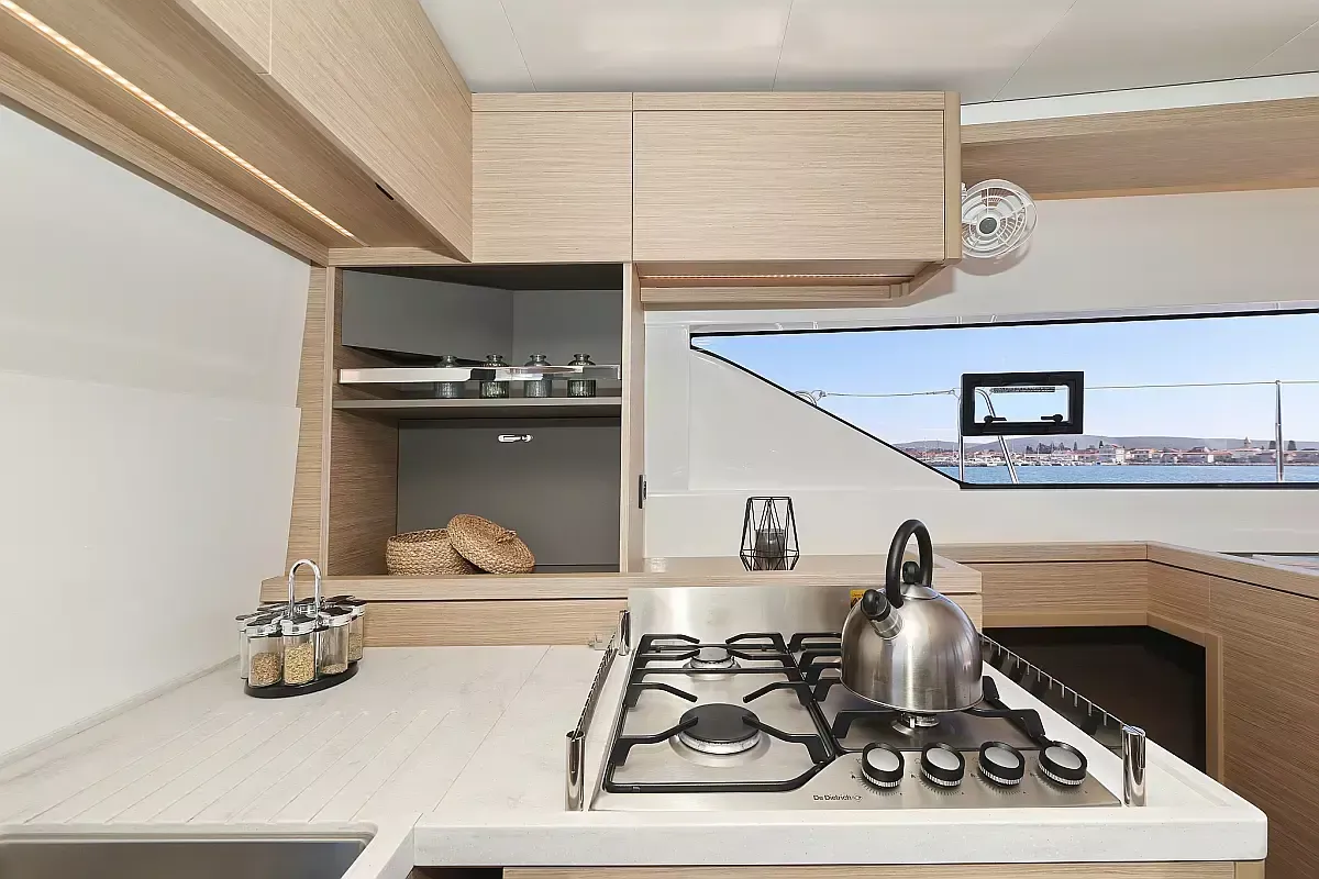 Lagoon 51 | Disonesto