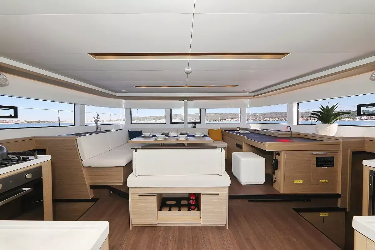 Lagoon 51 | Disonesto