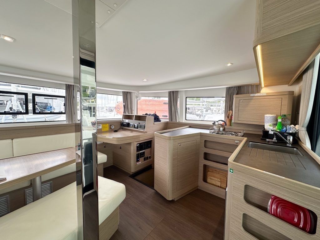 Lagoon 42 | Island Riff