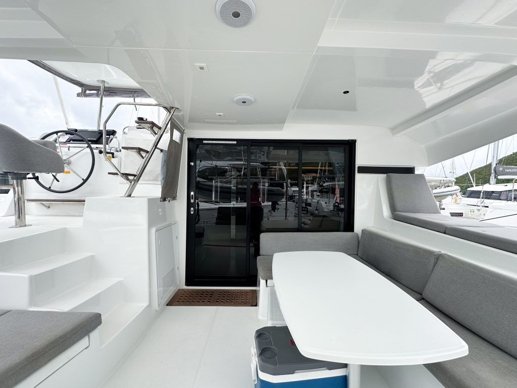 Lagoon 42 | Island Riff