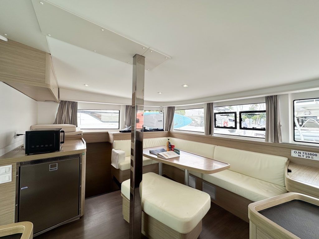 Lagoon 42 | Island Riff