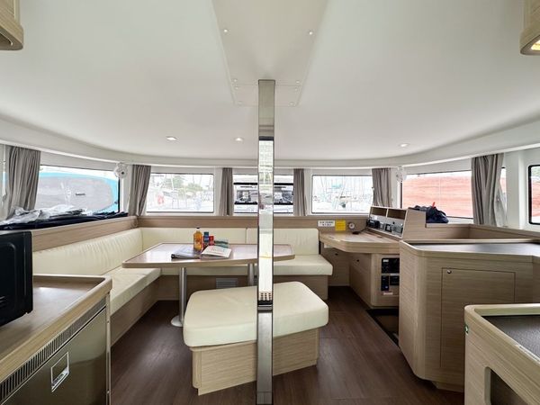 Lagoon 42 | Island Riff