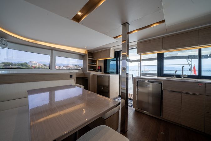 Lagoon 46 | Blue Dream 48