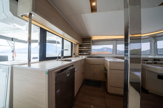 Lagoon 46 | Blue Dream 48