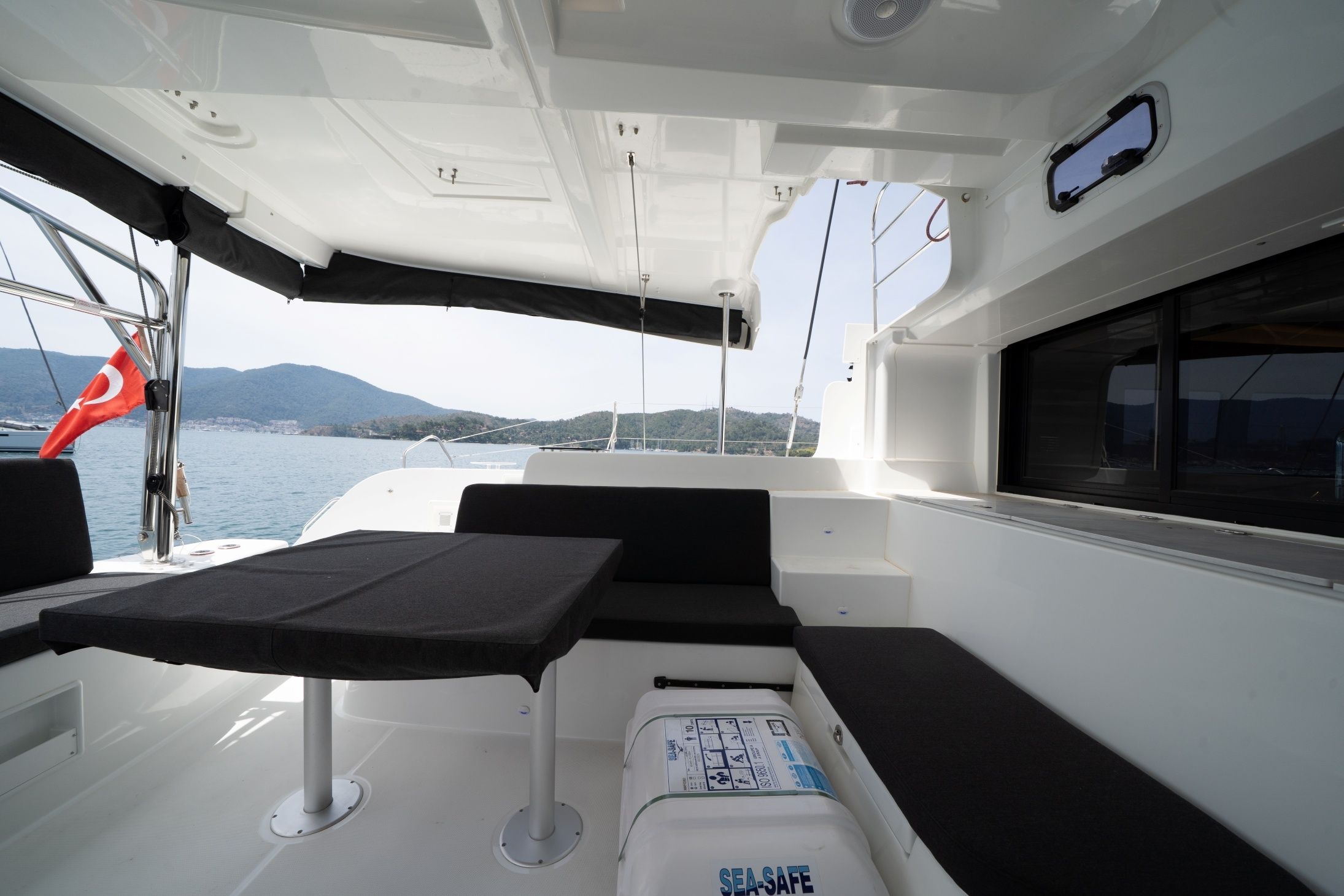 Lagoon 46 | Blue Dream 48