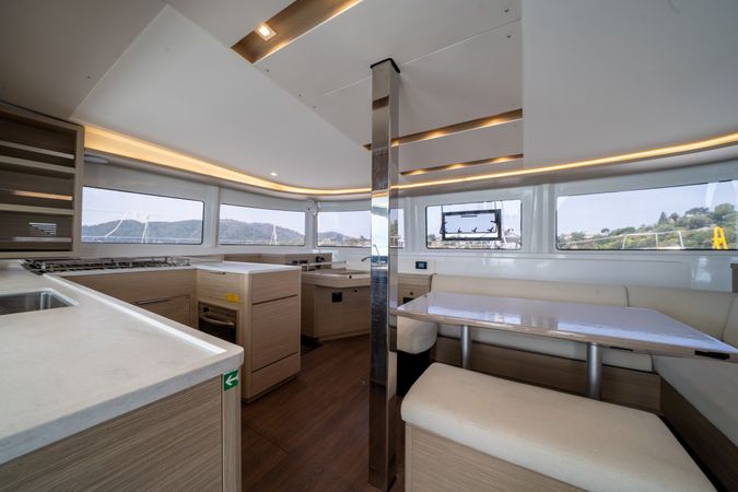 Lagoon 46 | Blue Dream 48