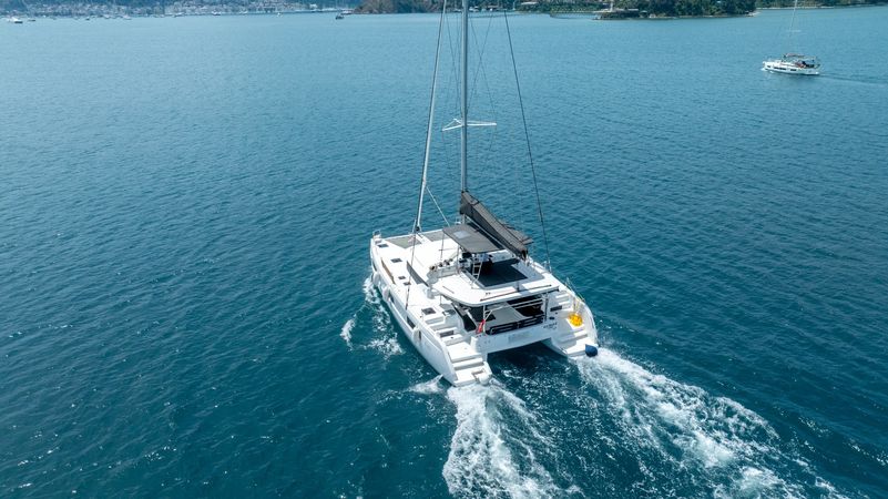 Lagoon 46 | Blue Dream 48