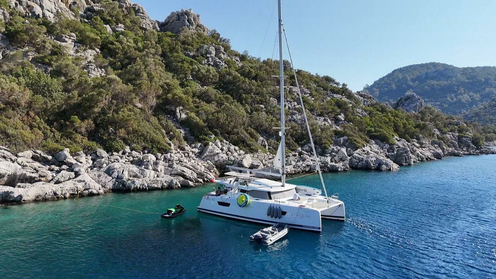 Fountaine Pajot Astrea 42 | Sirius 1