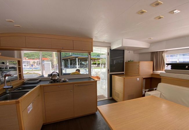 Lagoon 400 S2 | Hybrid - Independent 1