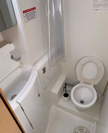 Lagoon 400 S2 | Hybrid - Independent 1