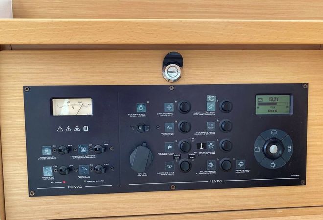 Lagoon 400 S2 | Hybrid - Independent 1