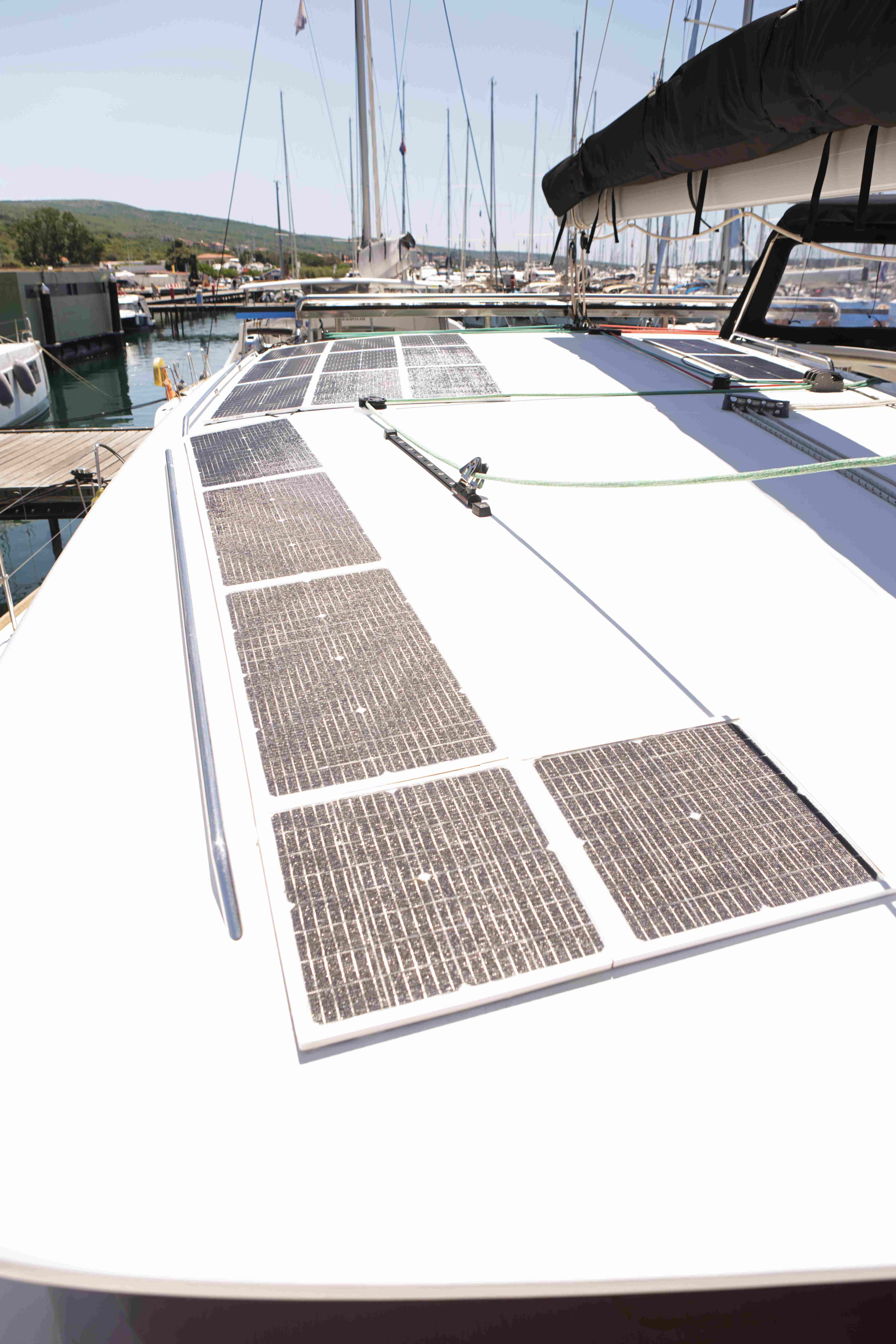 Lagoon 400 S2 | Hybrid - Independent 1