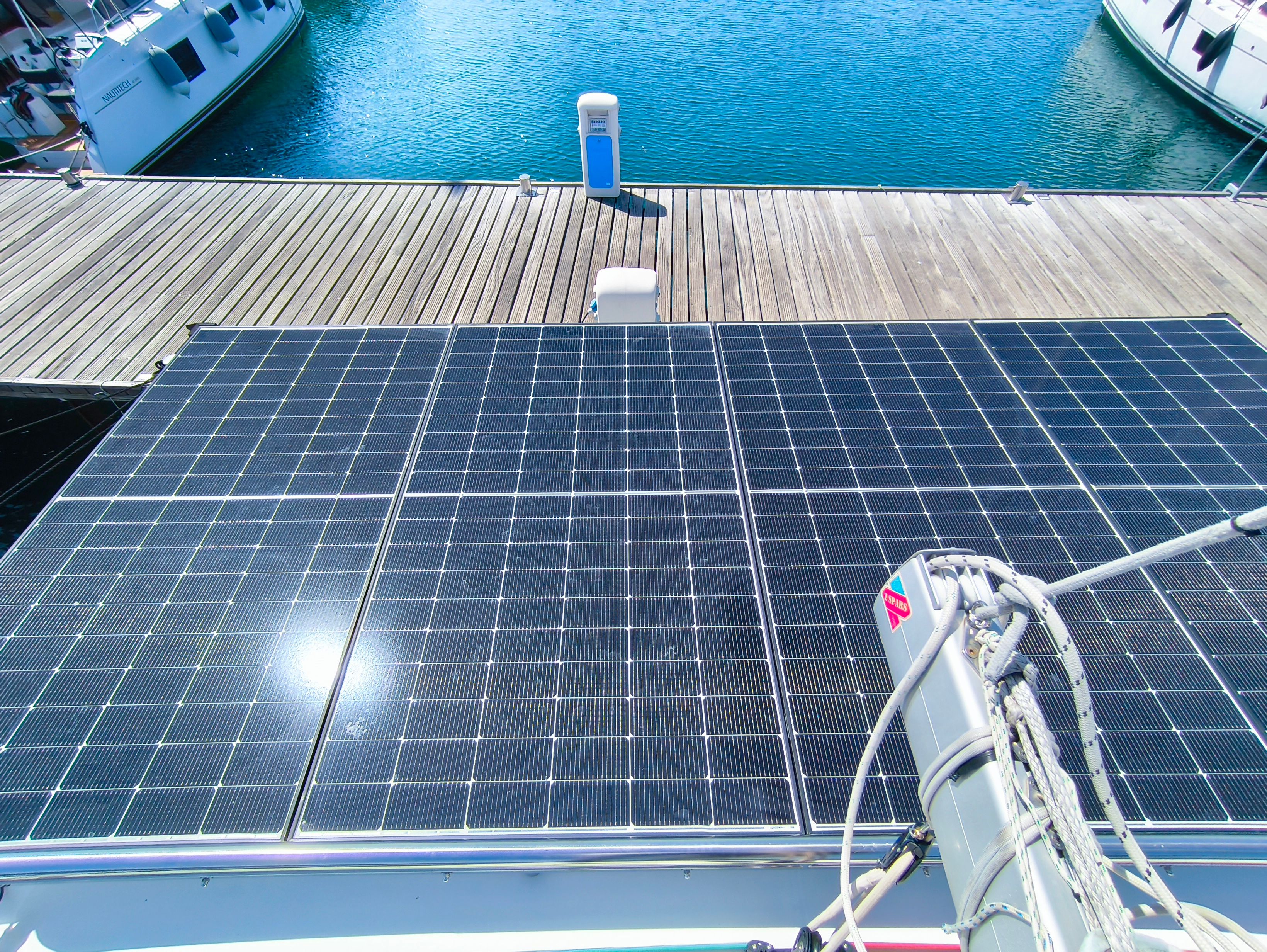 Lagoon 400 S2 | Hybrid - Independent 1