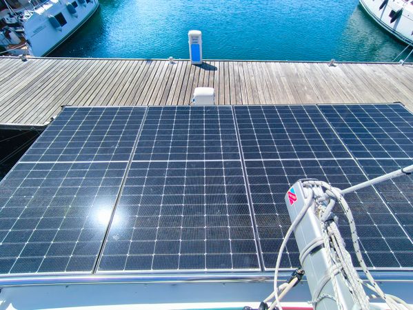 Lagoon 400 S2 | Hybrid - Independent 1