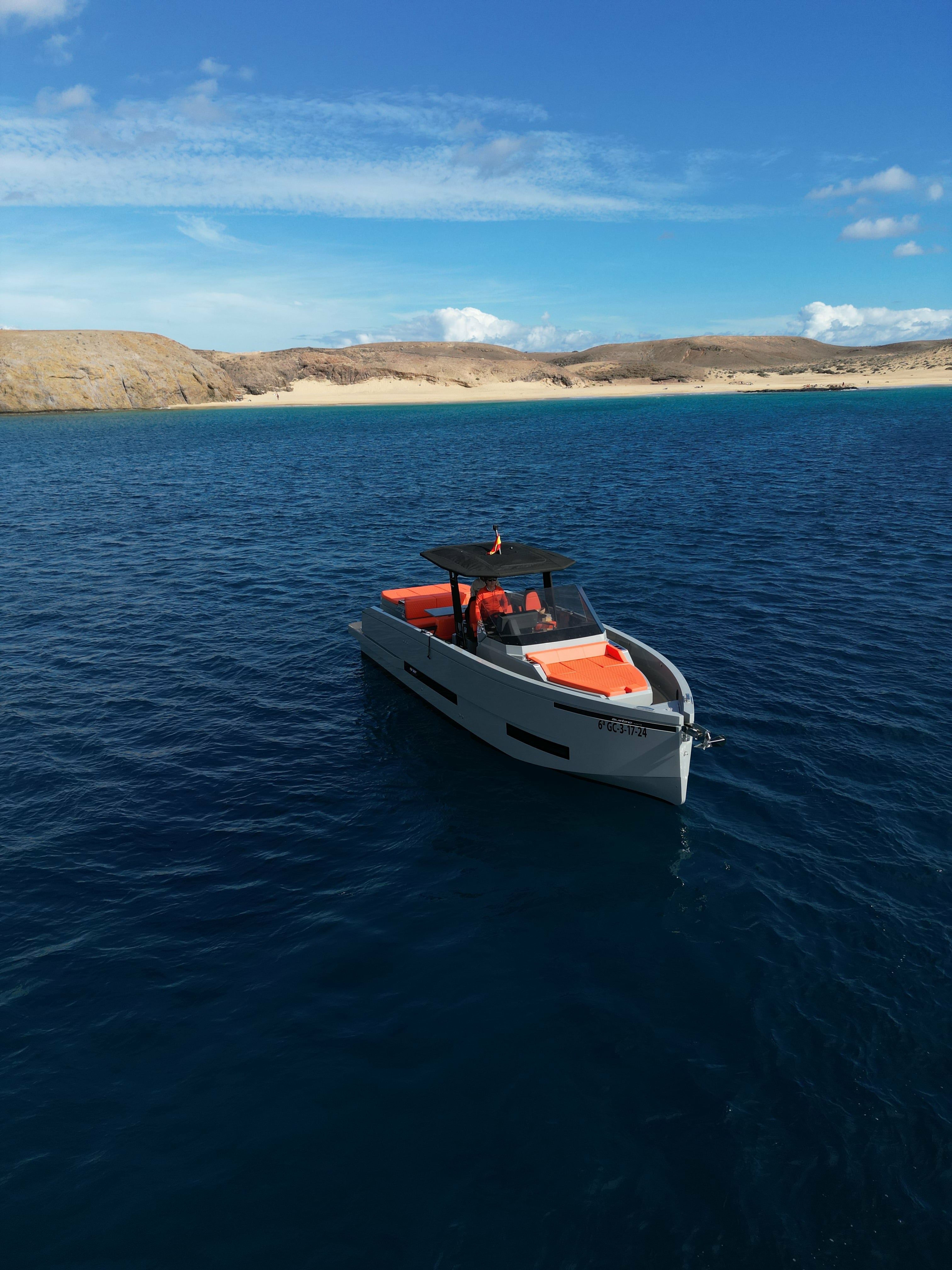 De Antonio D32 | Chic & Tonic