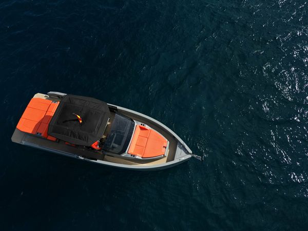 De Antonio D32 | Chic & Tonic