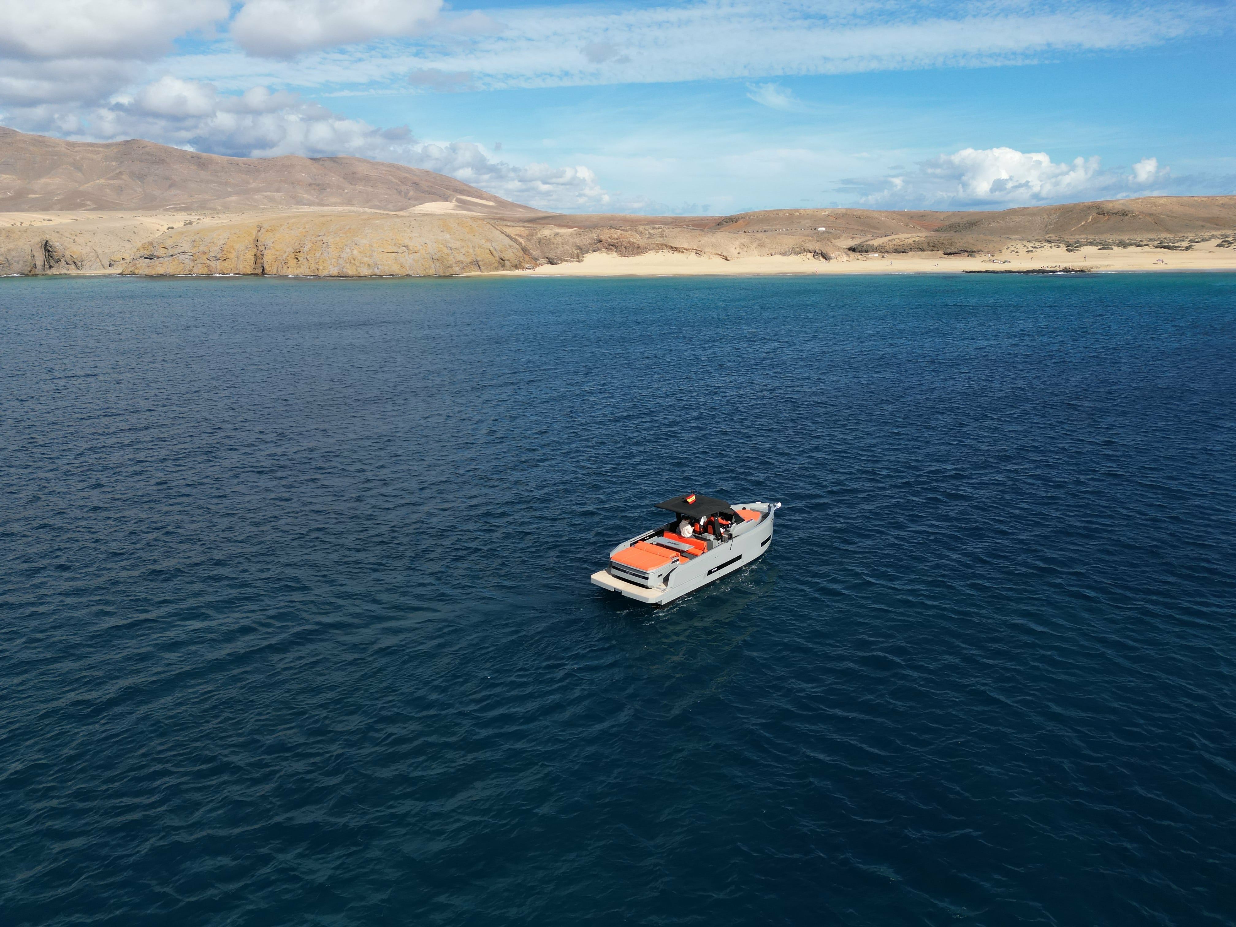 De Antonio D32 | Chic & Tonic