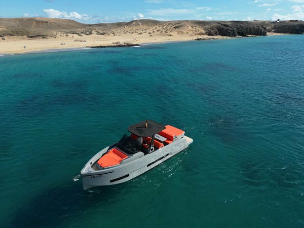 De Antonio D32 | Chic & Tonic