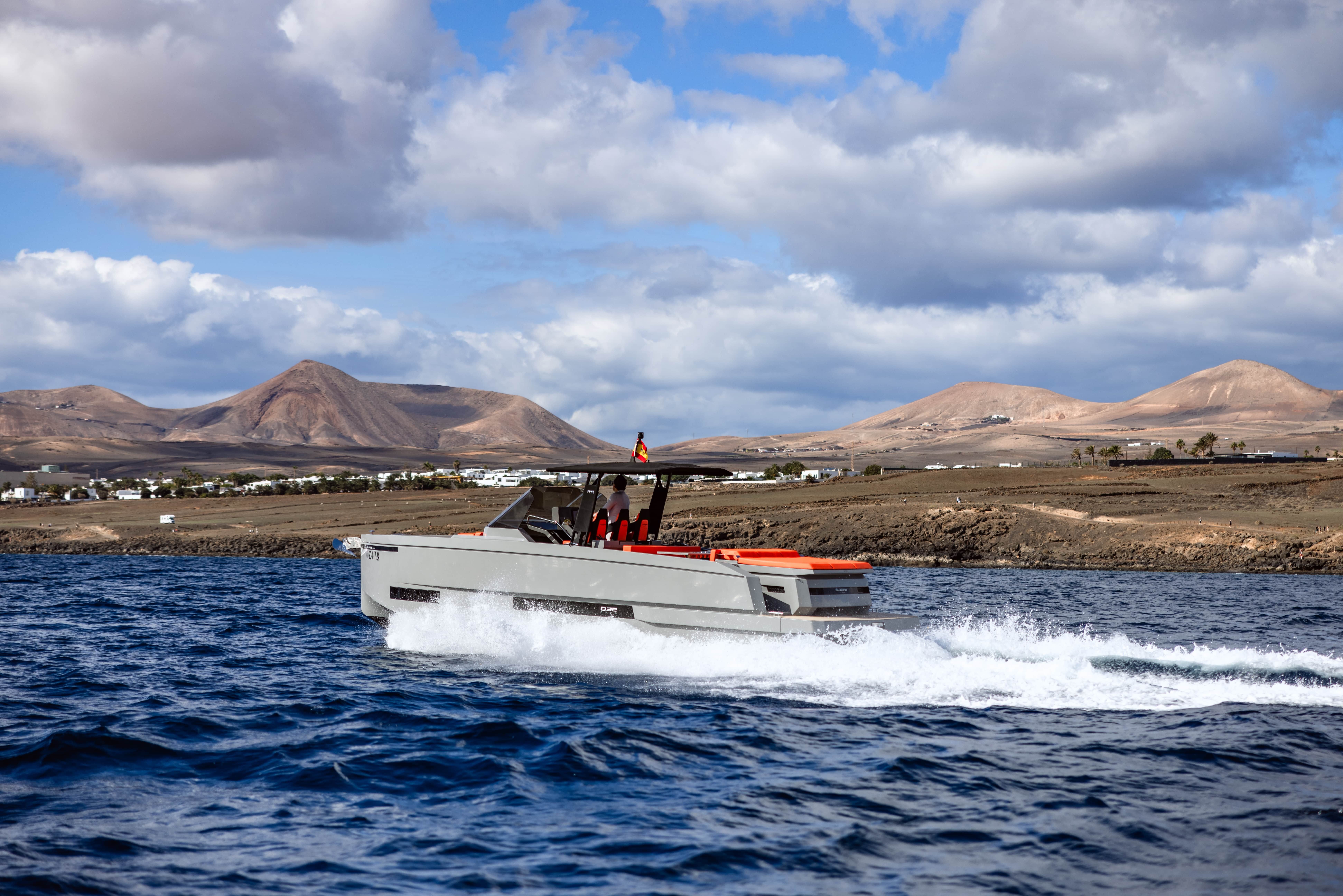 De Antonio D32 | Chic & Tonic